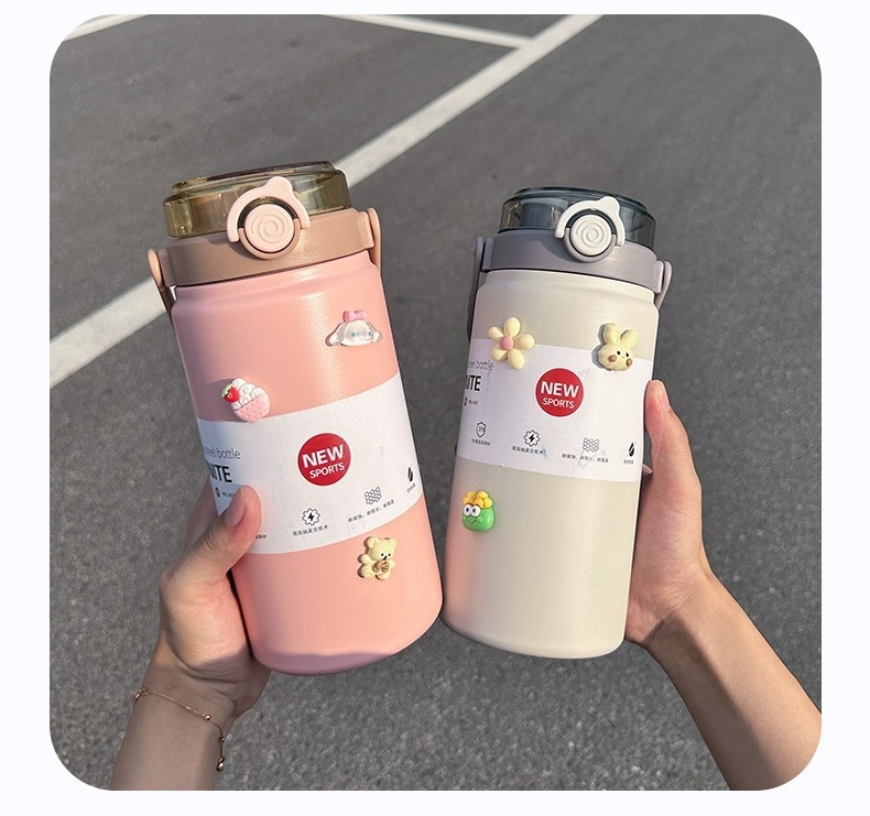 保溫杯使用場景 上班族通勤隨身攜帶