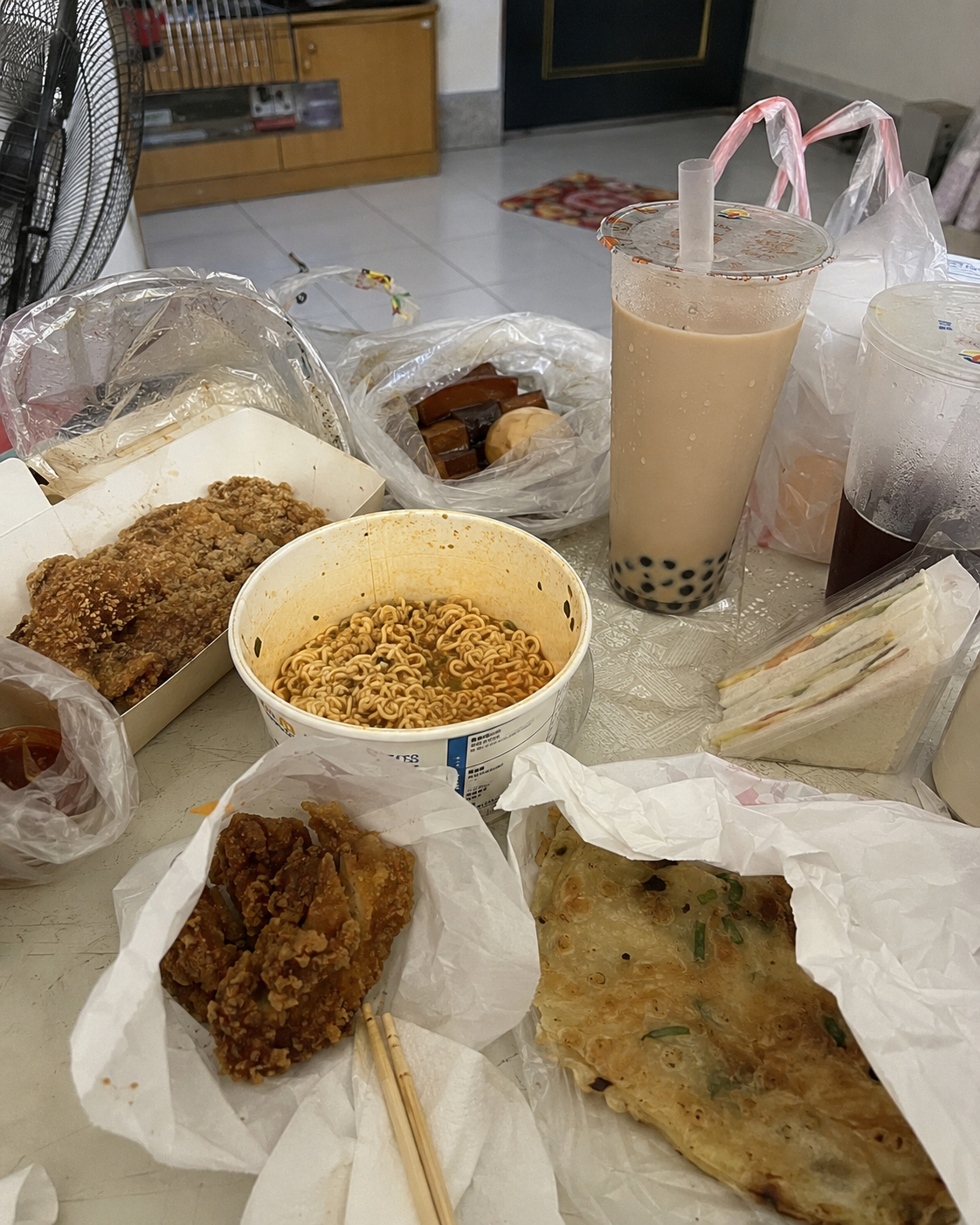 外食的餐桌