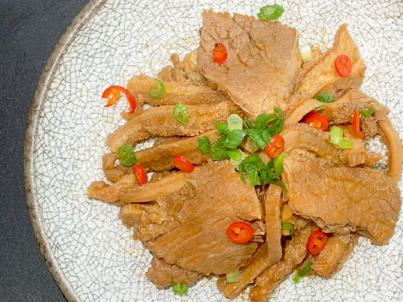 銷魂椒麻牛雙寶擺盤