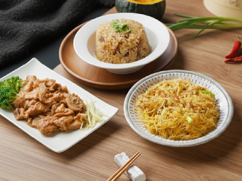 熱騰騰料理盛盤上桌