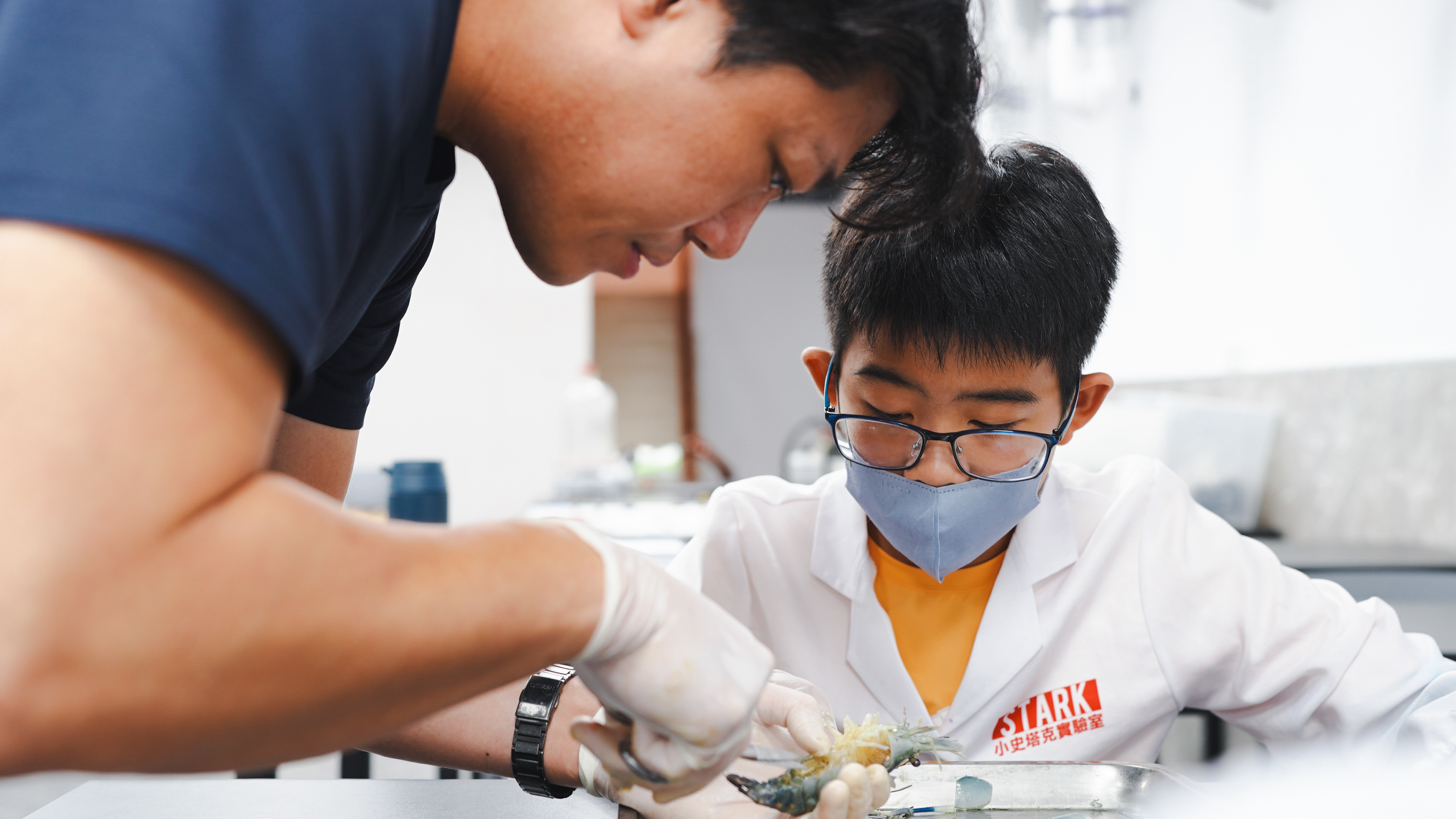 小史塔克實驗室 國小科學實驗課 學生動手做實驗