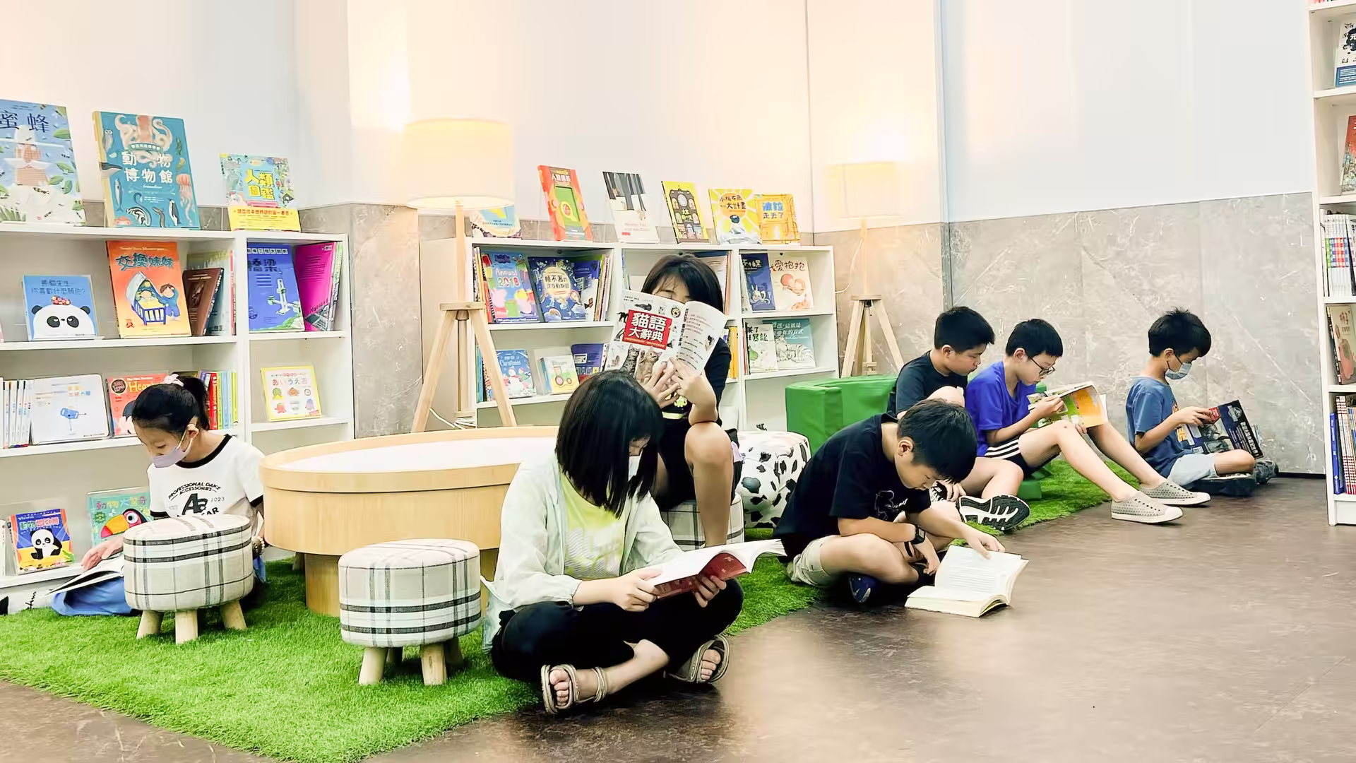 小史塔克實驗室 全齡閱讀區 科普書籍