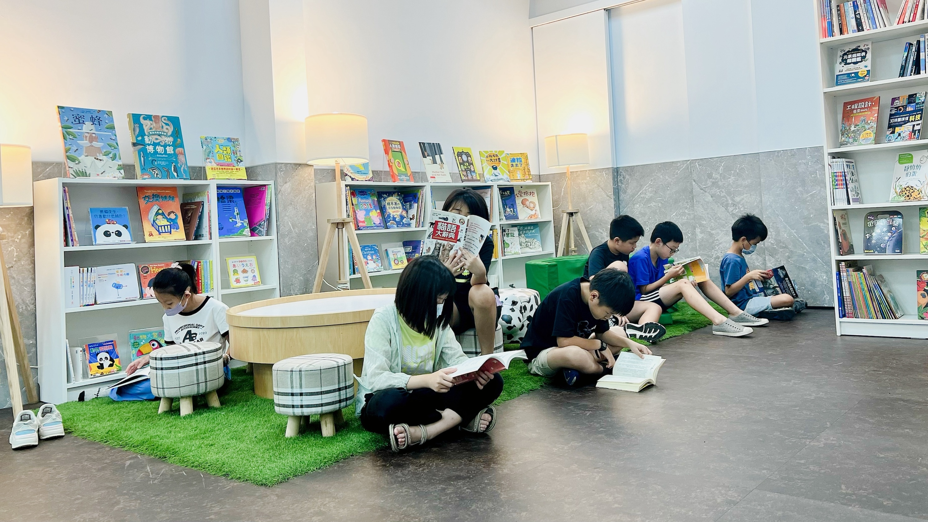 小史塔克實驗室 全齡閱讀區 科普書籍