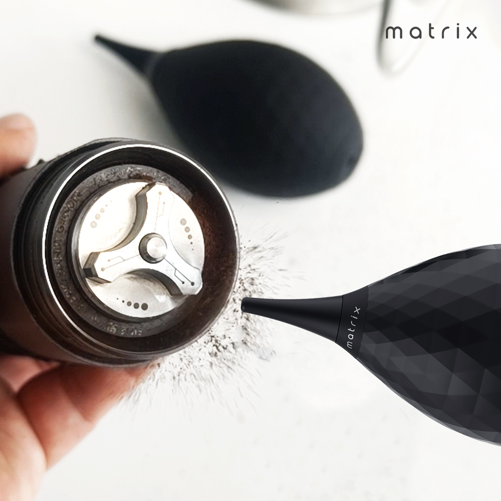 用Matrix 鑽紋便攜式除塵吹球PRO對準刀盤