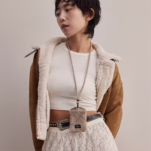 bitplay 短版毛絨證件套-拿鐵棕(含6mm頸掛繩)