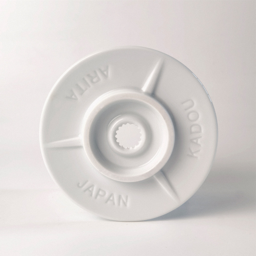 KADOU 星芒濾杯肋骨設計細節｜16 長 16 短肋骨確保流速穩定，人體工學把手握持舒適