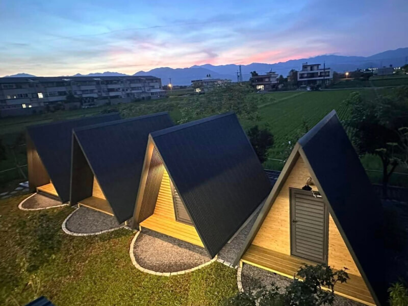 森林中的小木屋 Cabin 豪華露營外觀