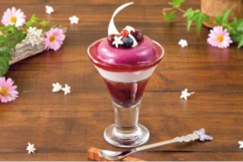 費倫的櫻桃＆藍莓聖代