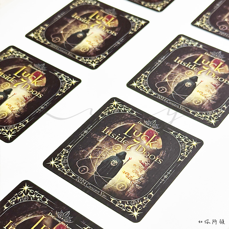 Luck 方形圓角白色合成珠光貼紙案例